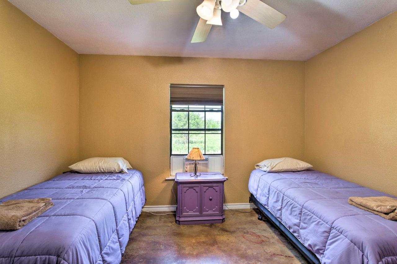 Texas Cabin On 130 Acres Walk To Lake Ray Roberts Collinsville Dış mekan fotoğraf