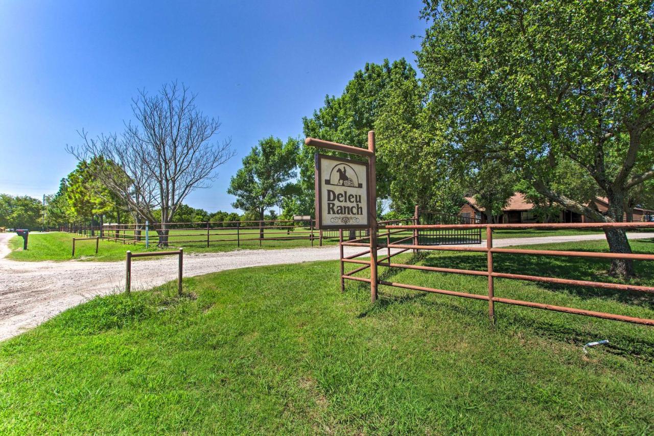 Texas Cabin On 130 Acres Walk To Lake Ray Roberts Collinsville Dış mekan fotoğraf